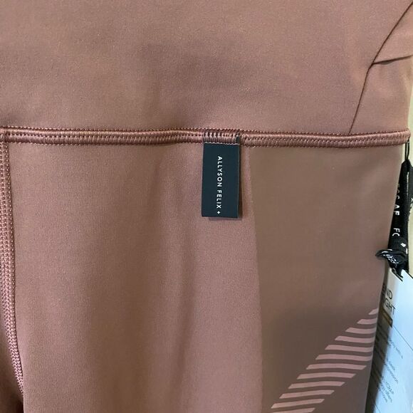 Athleta Legend 7/8 Tight - Picture 11 of 15